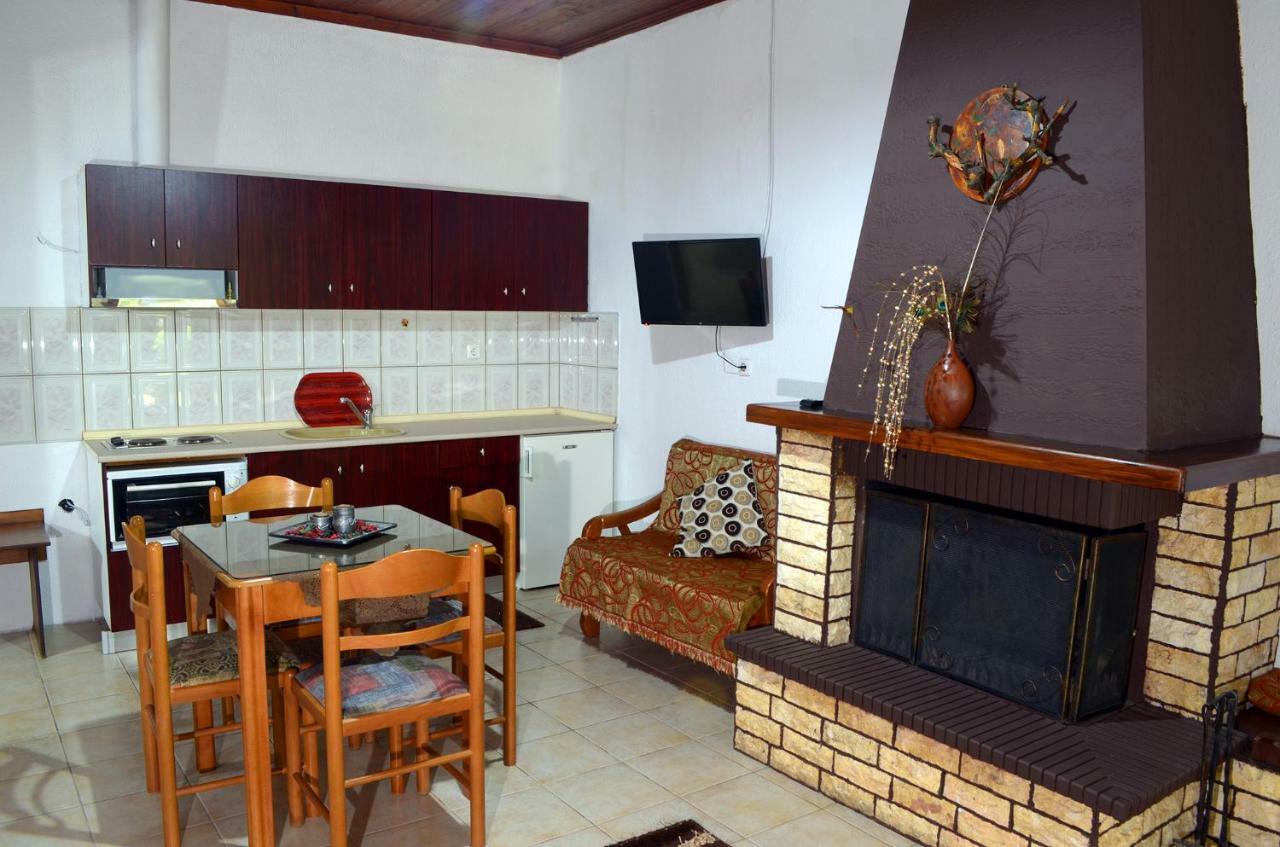 Galini Apartment Káto Loutrákion Екстериор снимка